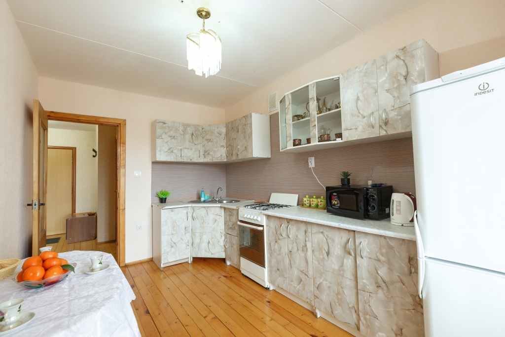 Смоленск: Квартира SmolSutki (СмолСутки) на Улице Оршанская д.16