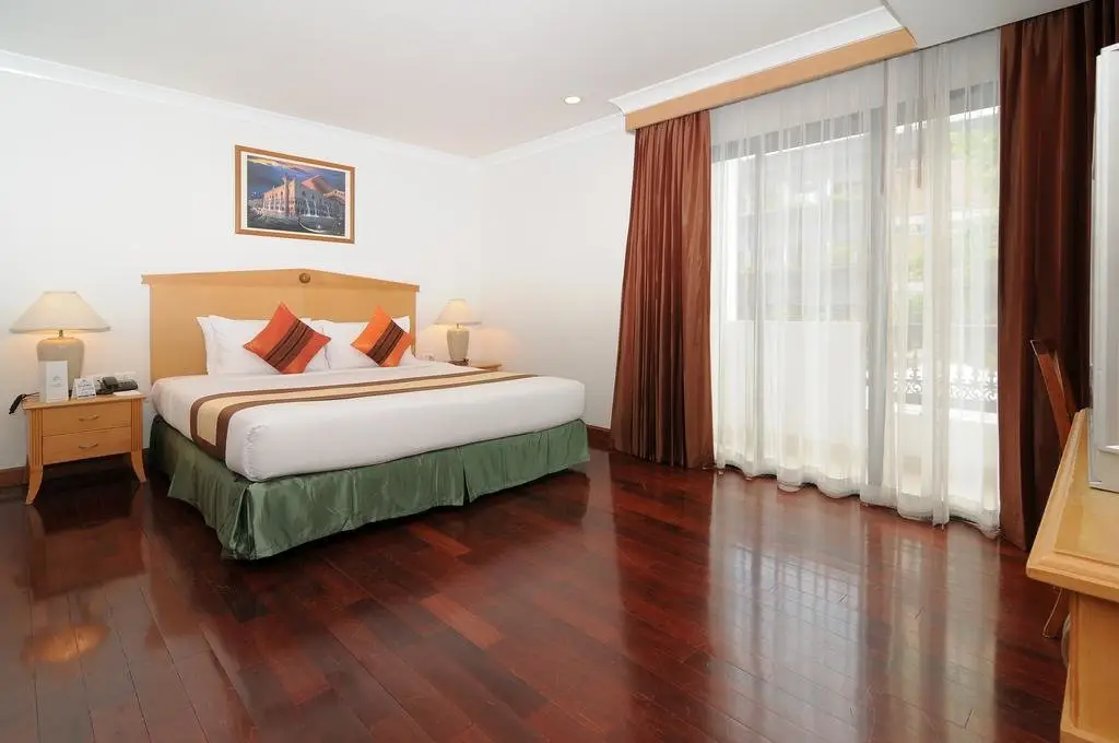 Бангкок: Admiral Suites