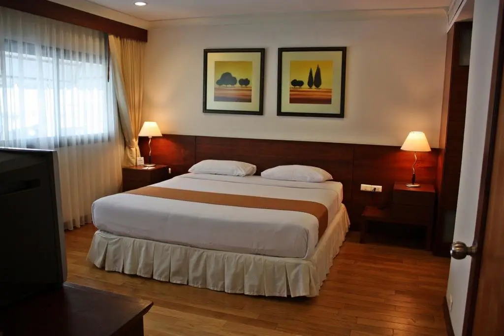 Бангкок: Admiral Suites