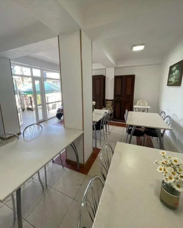 Лоо: Granat Guest House