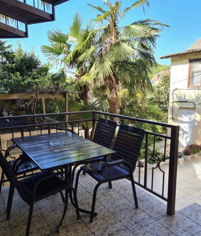 Лоо: Granat Guest House