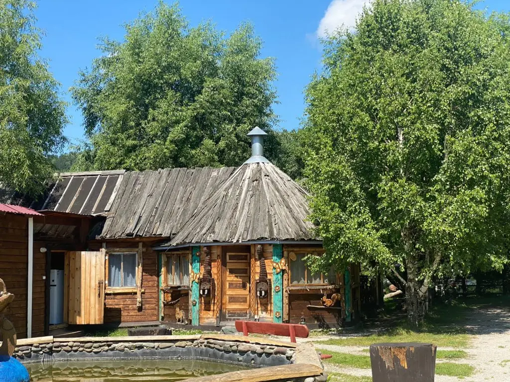 Горно-Алтайск: База Отдыха Золотая рыбка