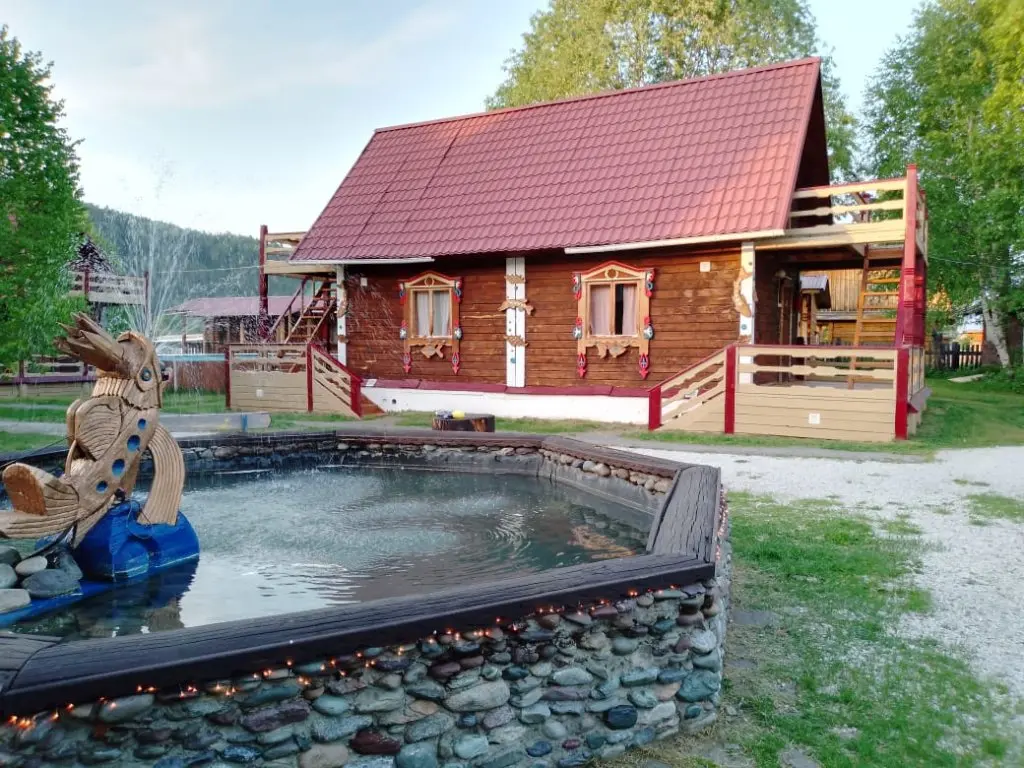 Горно-Алтайск: База Отдыха Золотая рыбка