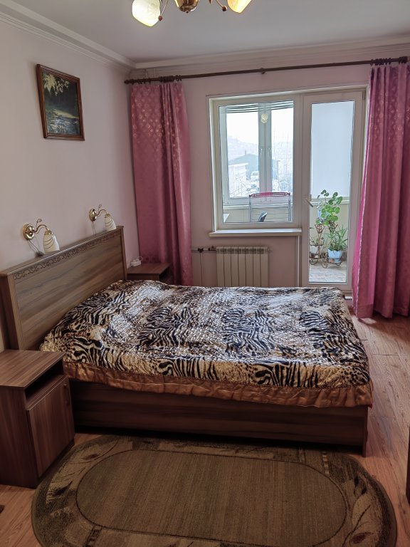 Квартира Уютная 3-х Комнатная с Отличным Расположением — фото 1