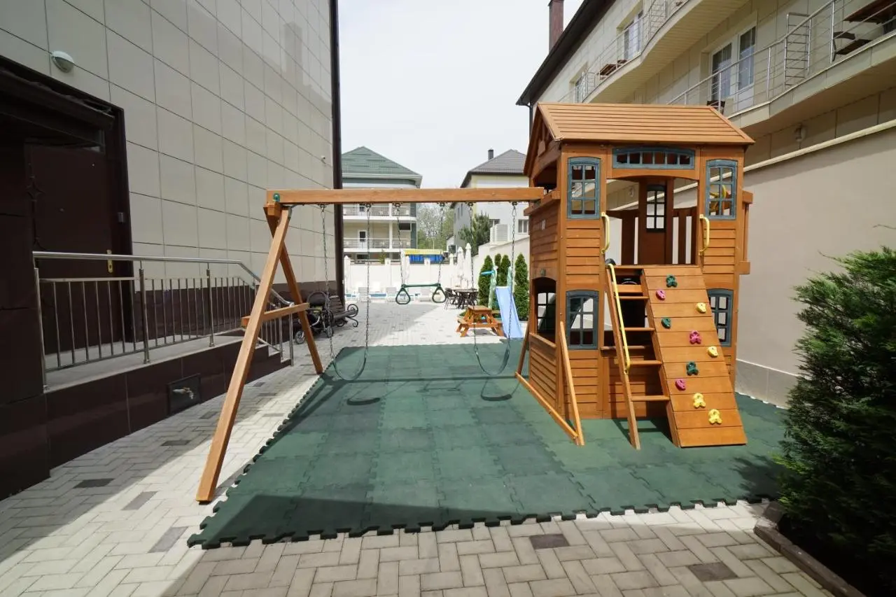 Ольгинка: Hotel Admiral