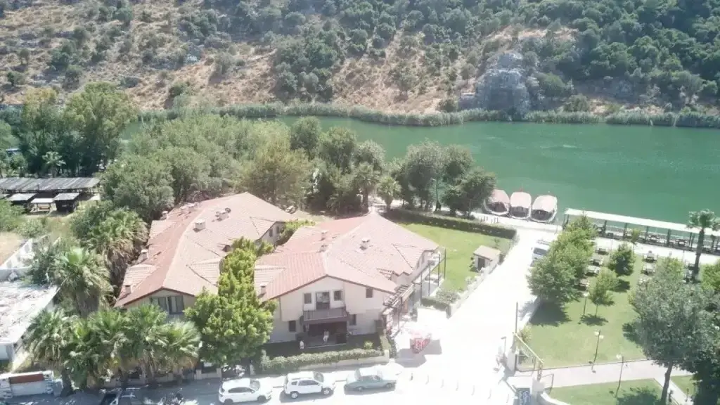 Дальян: Riverside Houses