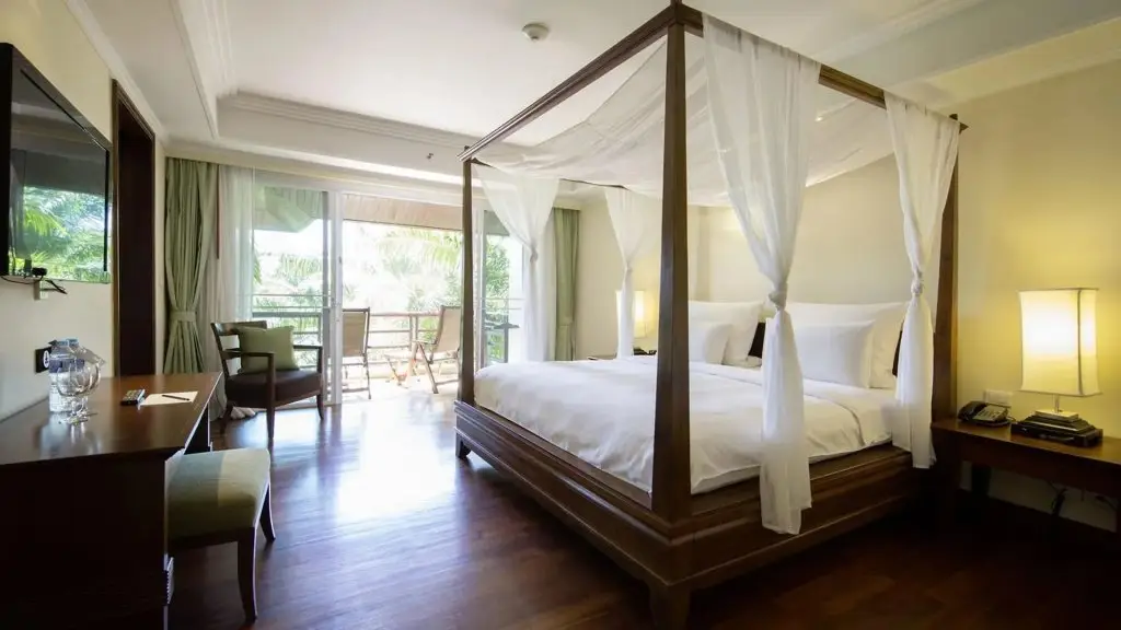 Такуа Па: Robinson Khao Lak