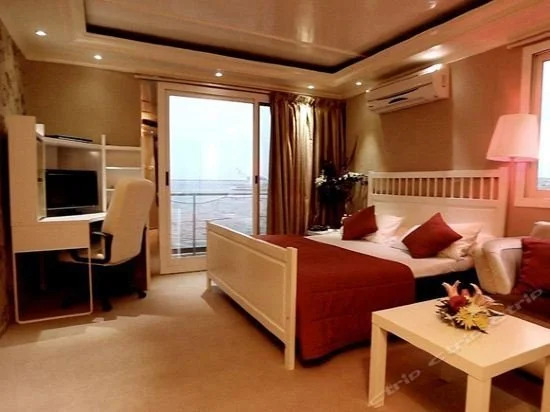 Дубай: Jawhara Floating House