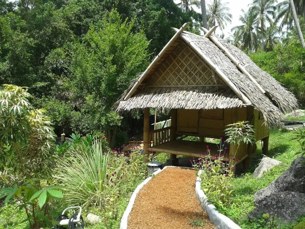 Мэй-Хаад-Бэй: The Earth House