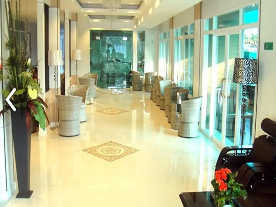 Кхонкэн: The River Residence Hotel