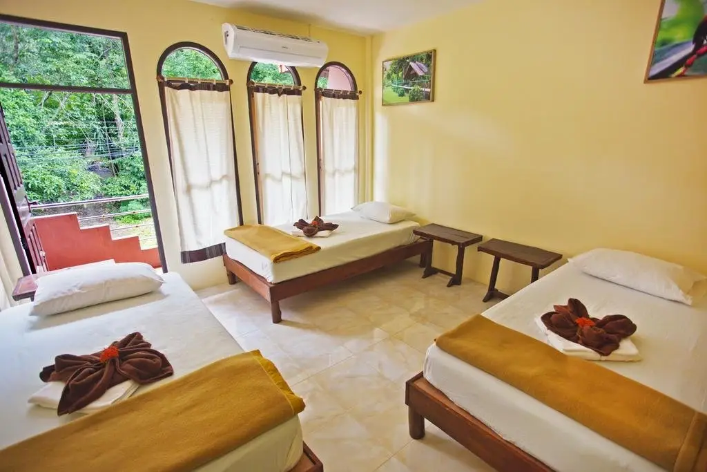 Фаном: Coco Khao Sok Hostel