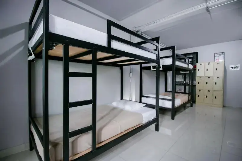 Бангкок: Guyasuka Hostel & Cafe by OYO Rooms