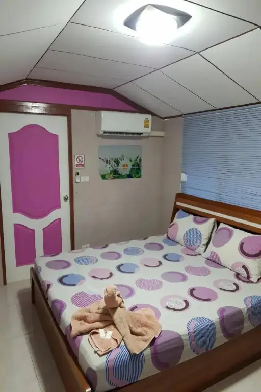 Тха-Май-Руак: Hotel Family House And Resort Phetchaburi by OYO Rooms