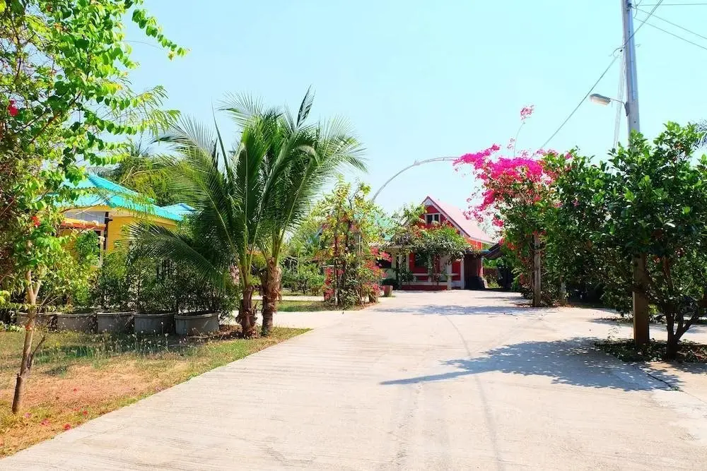 Так: Thanatat Resort