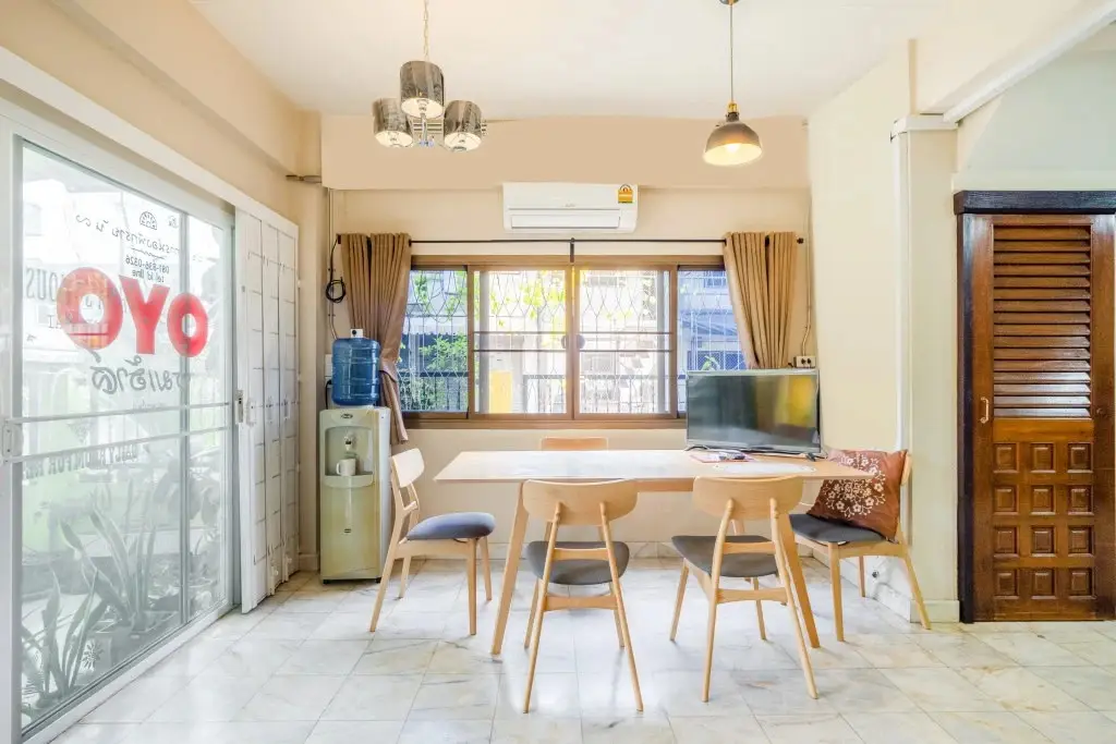 Бангкок: Chom's House at Sapanmai by Oyo Rooms