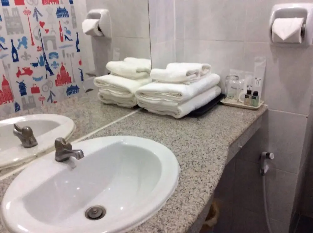 Утхай: A.K. Terrace Hotel
