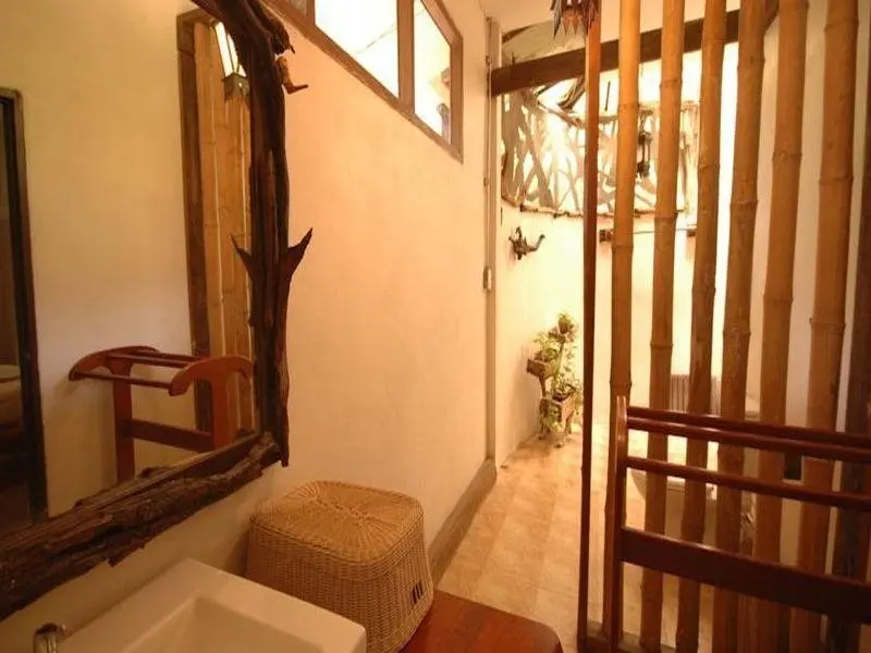 Сай Йок: Mom Chailai Forest Retreat