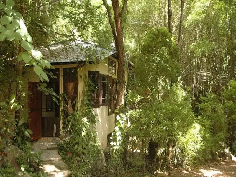 Сай Йок: Mom Chailai Forest Retreat