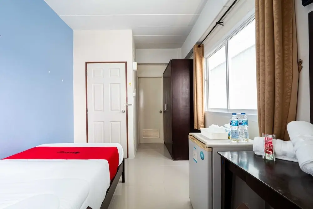 Чонбури: Reddoorz SI - FAH @ Bangsaen Hotel