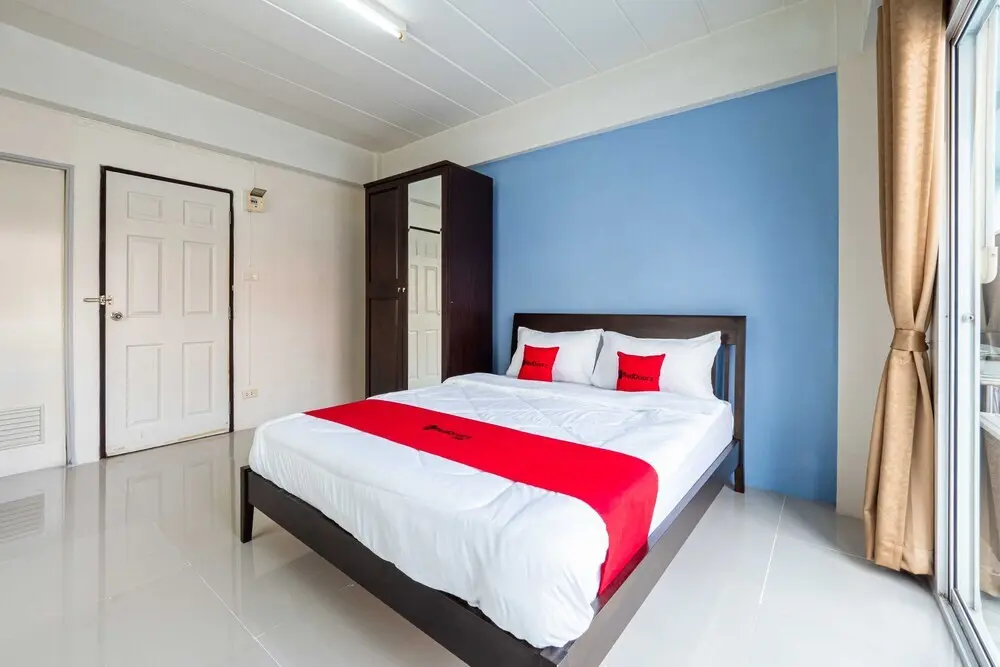 Чонбури: Reddoorz SI - FAH @ Bangsaen Hotel