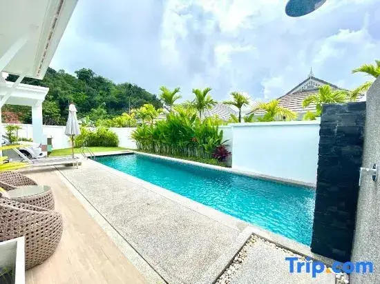 Кату: Luxury Three Bedroom Pool Villa in Kamala beach Phuket