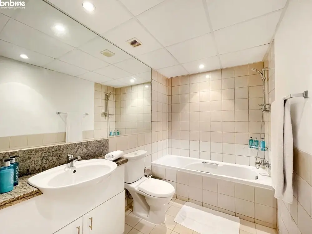 Дубай: Easy Click Suites - Superior Quality 1Bed in Greens