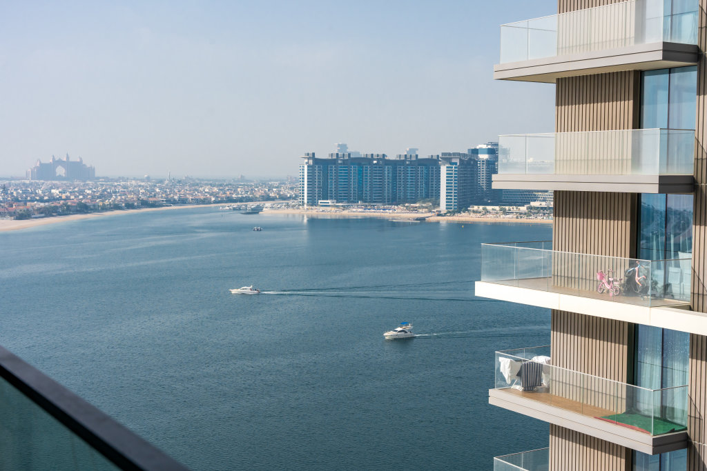Апартаменты Stayis - Emaar Beach Front 1 BR suite With beach access — фото 1