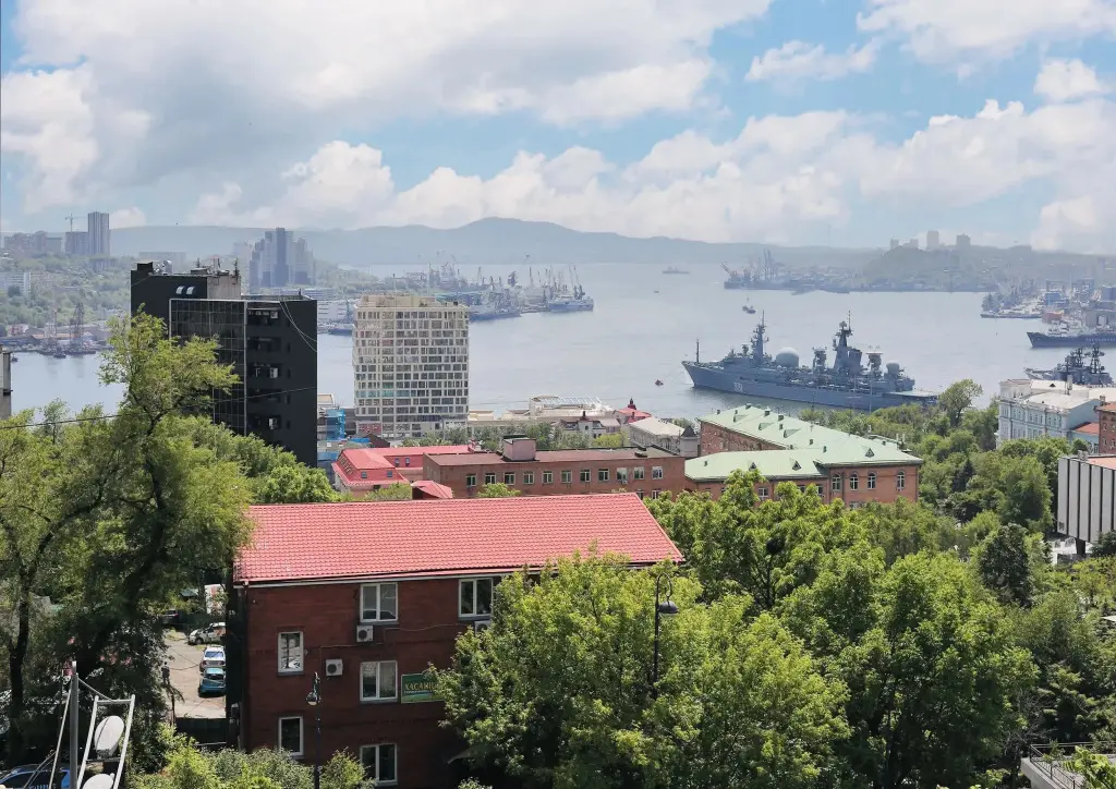 Владивосток: Апартаменты на Суханова 11
