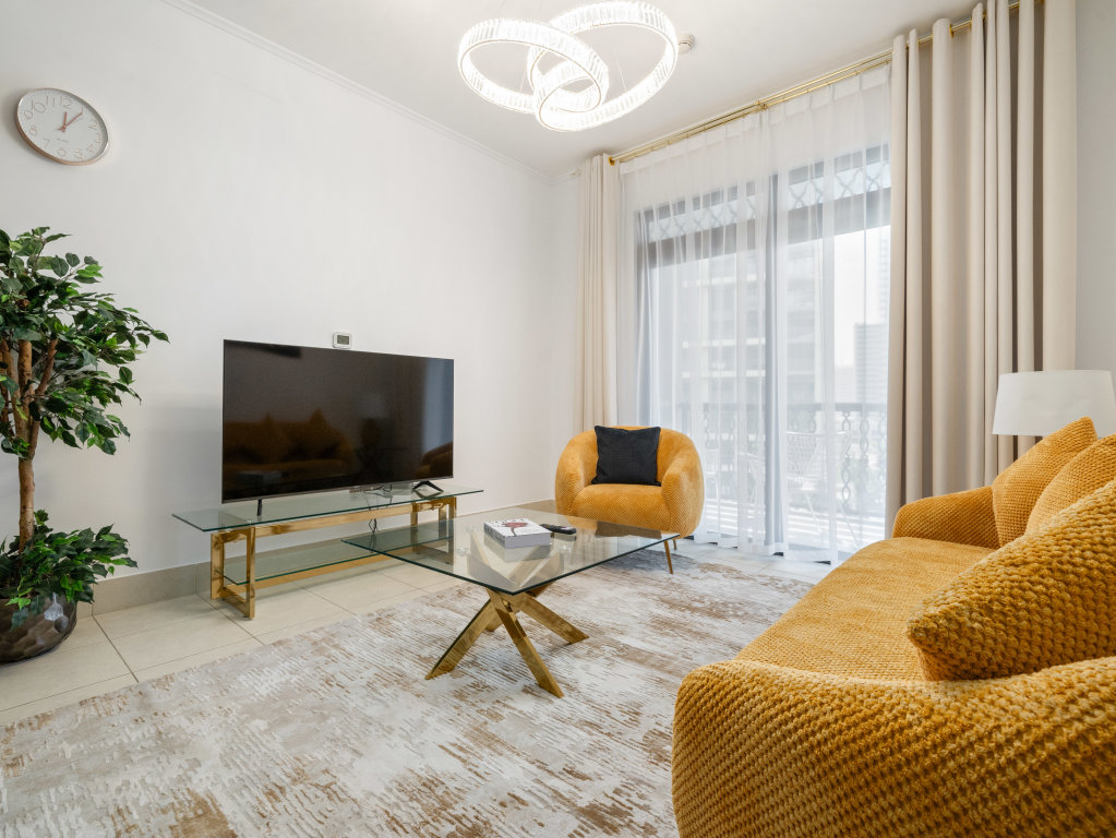 Апартаменты Unique 1BR with Balcony Downtown — фото 1