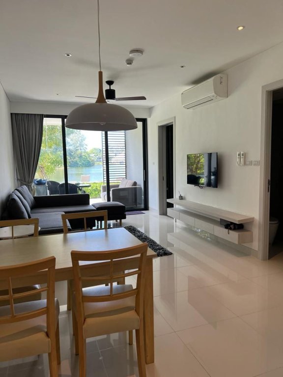 Муанг: Апартаменты Cassia Residences Laguna с террасой