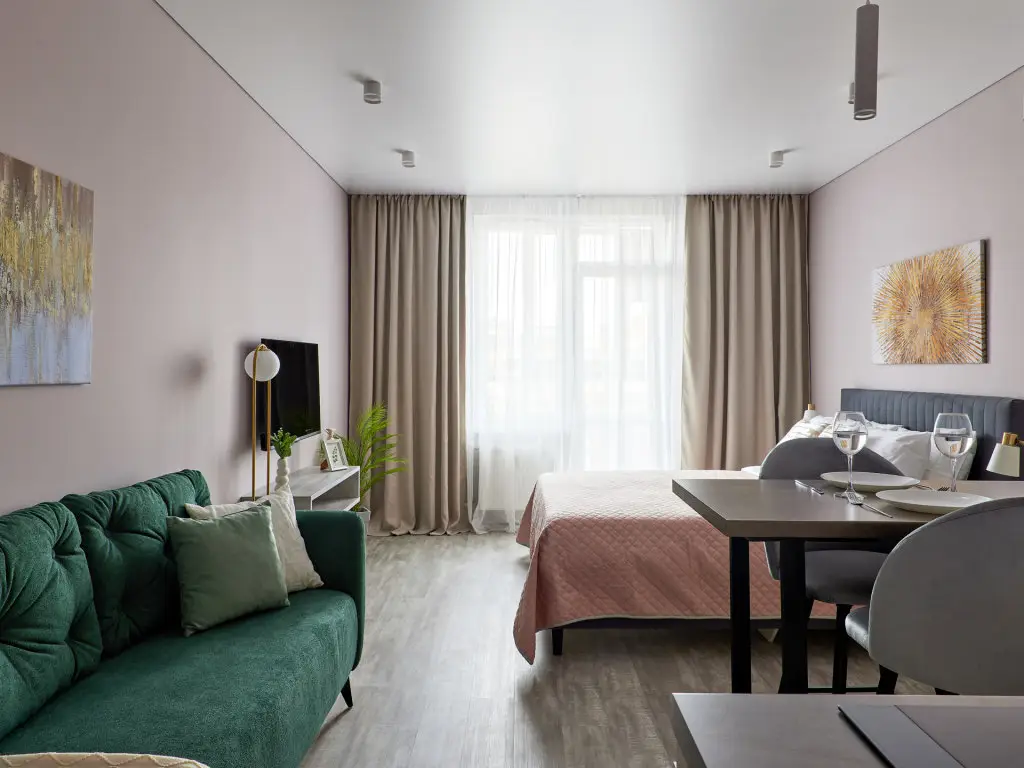 Санкт-Петербург: Апартаменты RoomyRoom Романтика у метро Пионерская