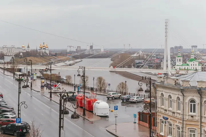 Тюмень: Апартаменты ROOM ROUR с видом на МОСТ ВЛЮБЛЕННЫХ
