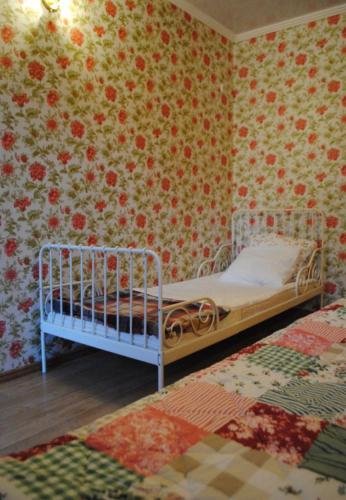 Кучугуры: V Gostyakh U Skazski Guest House