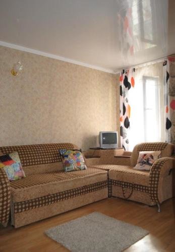 Кучугуры: V Gostyakh U Skazski Guest House