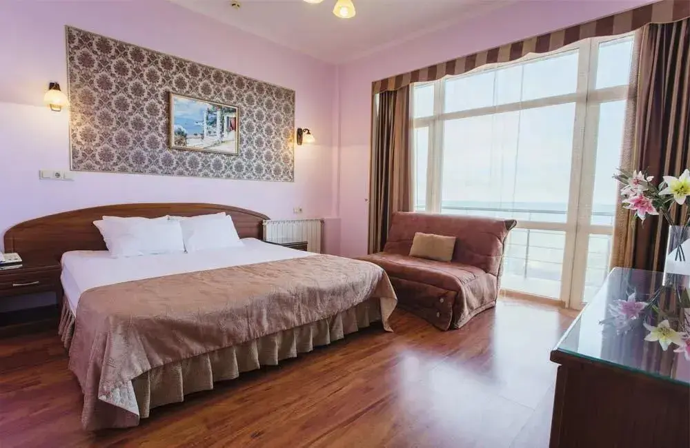 Витязево: Hotel Evrazia