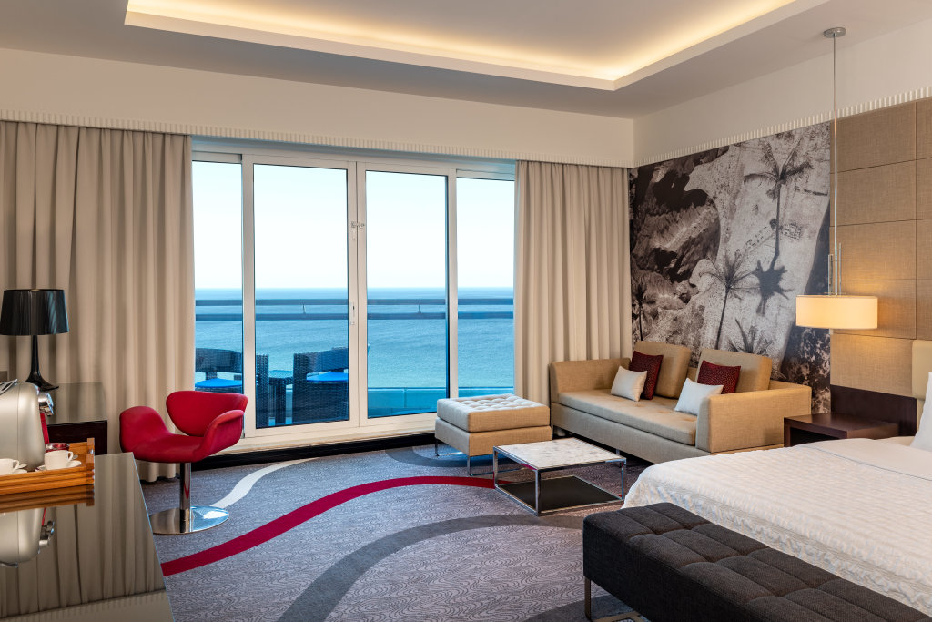 Курортный отель Le Meridien Al Aqah Beach Resort — фото 1