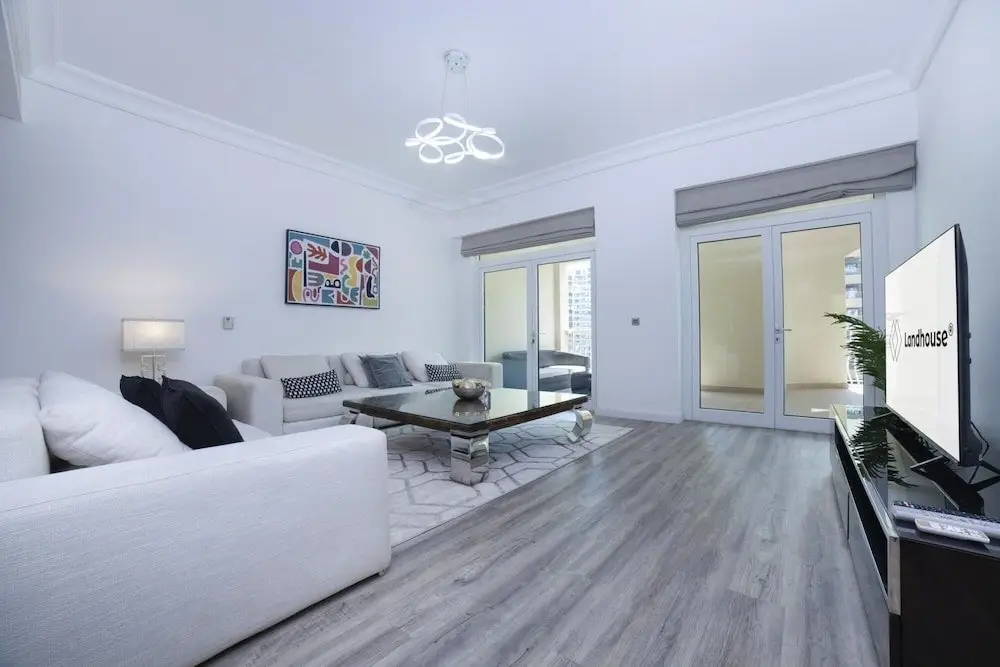 Дубай: 2BR on Palm Jumeirah With Beach and Complimentary Golf