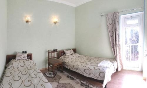 Шеки: Motel Sema