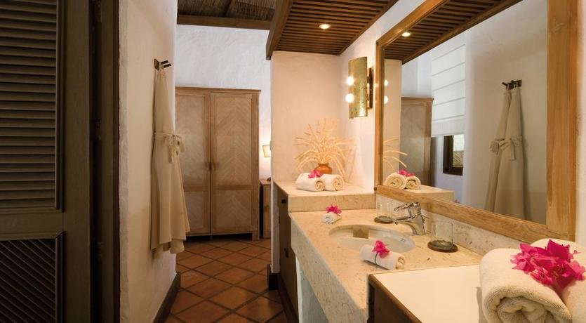 Атолл Баа: Coco Palm Dhunikolhu Maldives