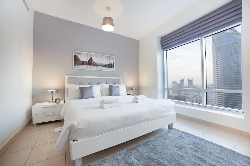 Upgraded Apartment w Stunning Burj Khalifa View — фото 1