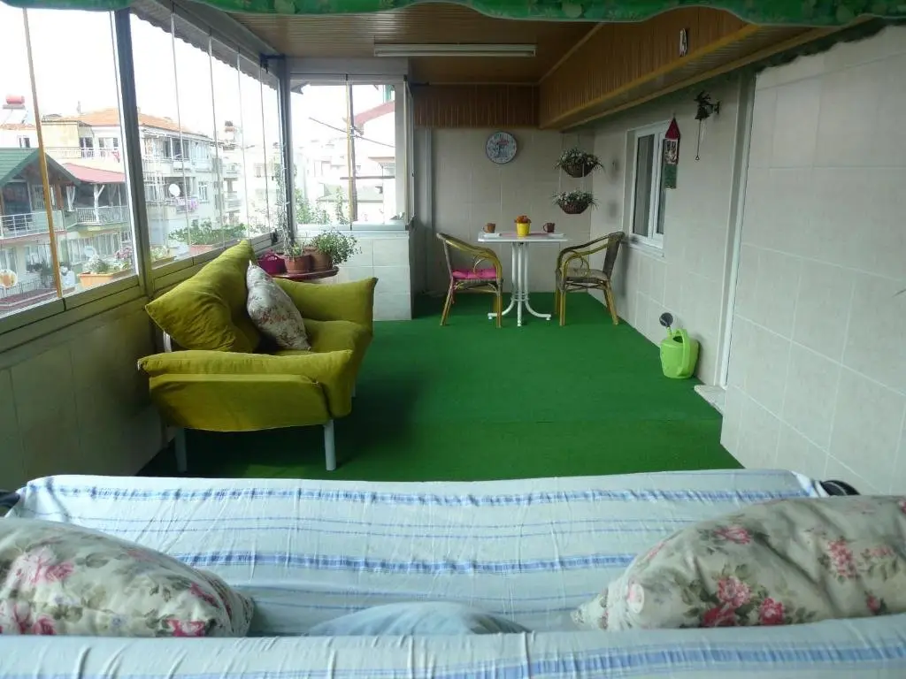 Денизли: Comfy roof with terrace - 4 TH FLOOR NO ELEVATOR-Central Heating