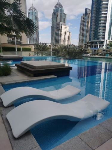 Дубай: Serenity N9GHT in Marina