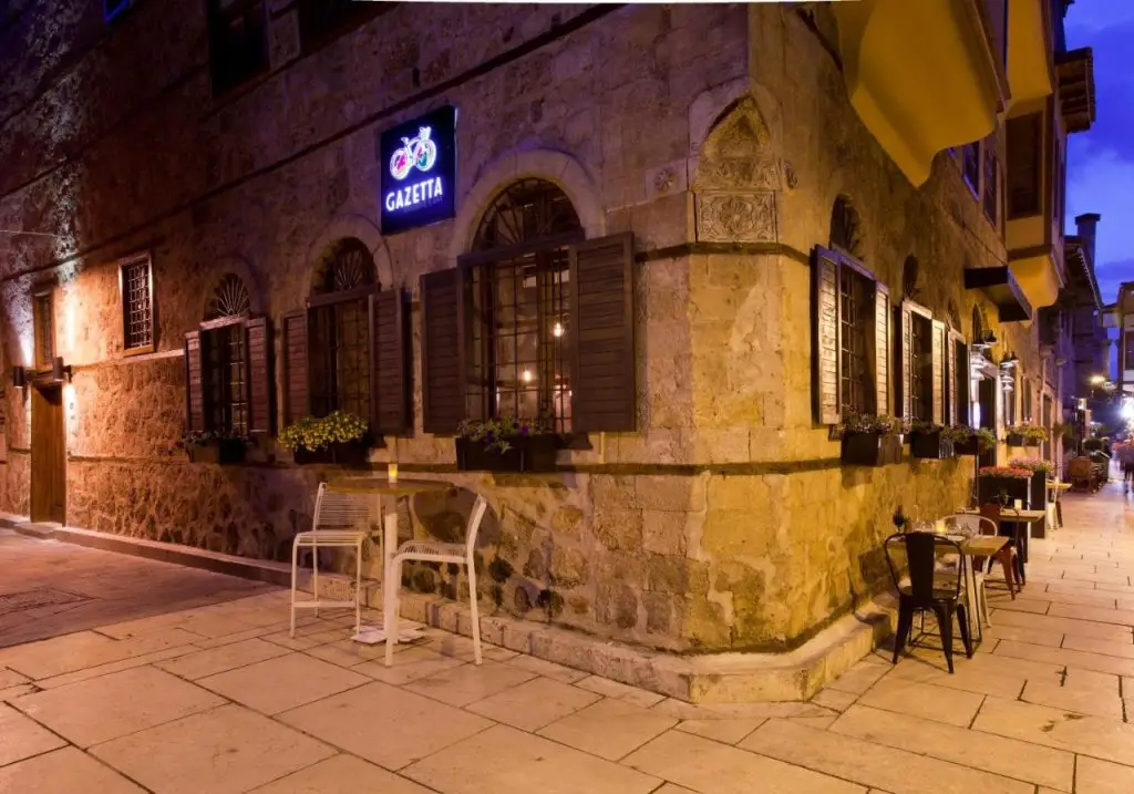 Анталья: Comfortable Flat with Jacuzzi near Hadrian's Gate