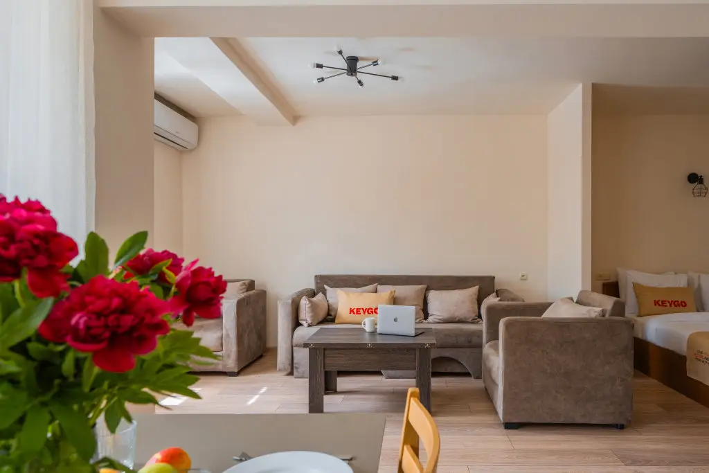 Ереван: Апартаменты 1BR Downtown Oasis Private Balcony by Keygo 82