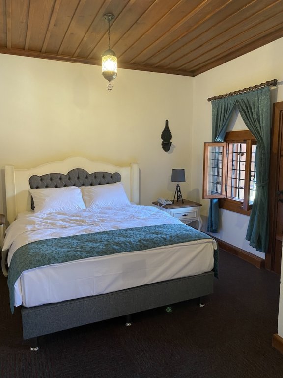 Везиркёпрю: Tarihi Tashan Otel