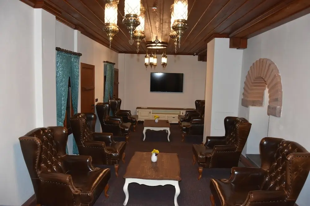 Везиркёпрю: Tarihi Tashan Otel
