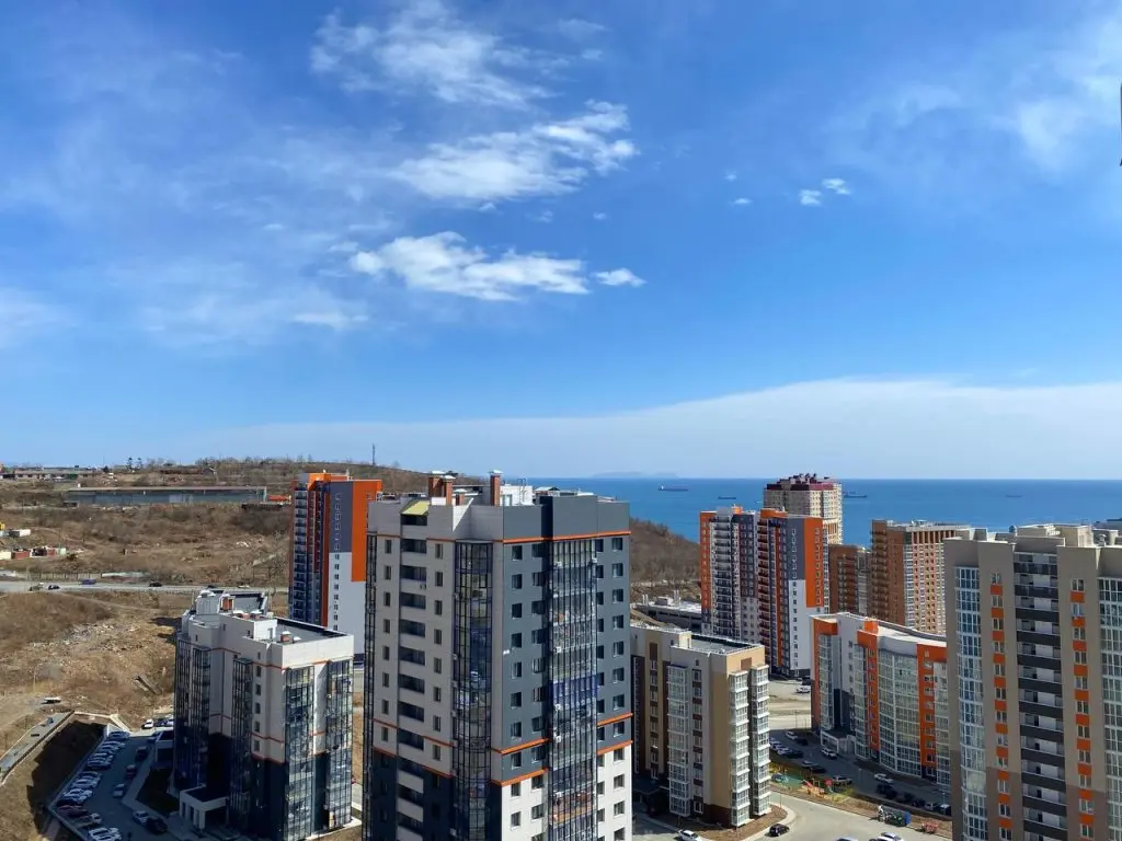 Владивосток: Квартира Стильная Двухкомнатная с Видом на Море во Владивостоке