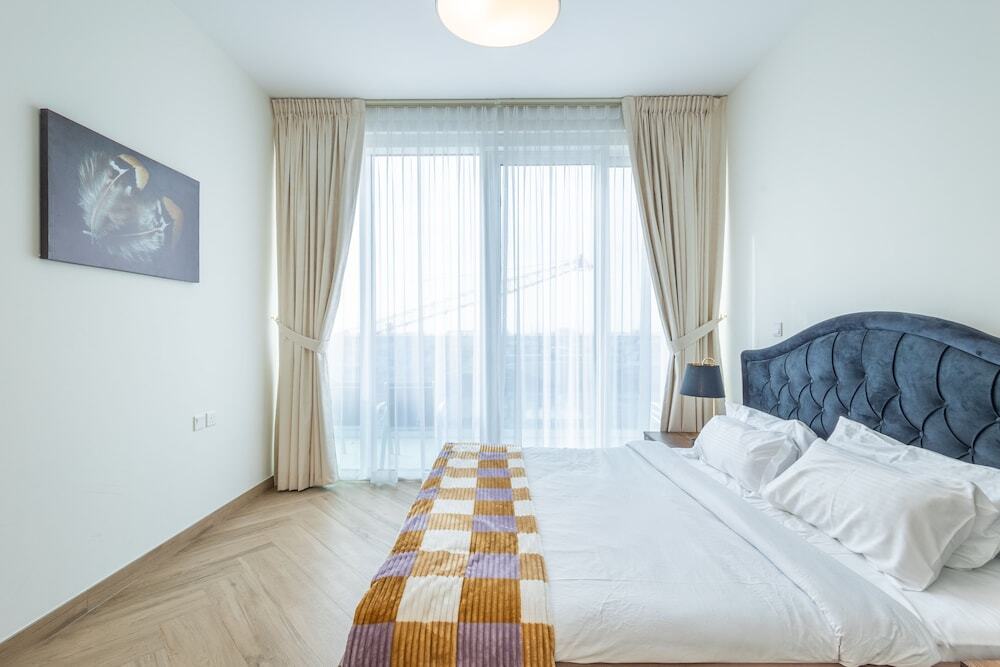 Дубай: SuperHost - Chic Modern 1BR Apt Retreat with City View