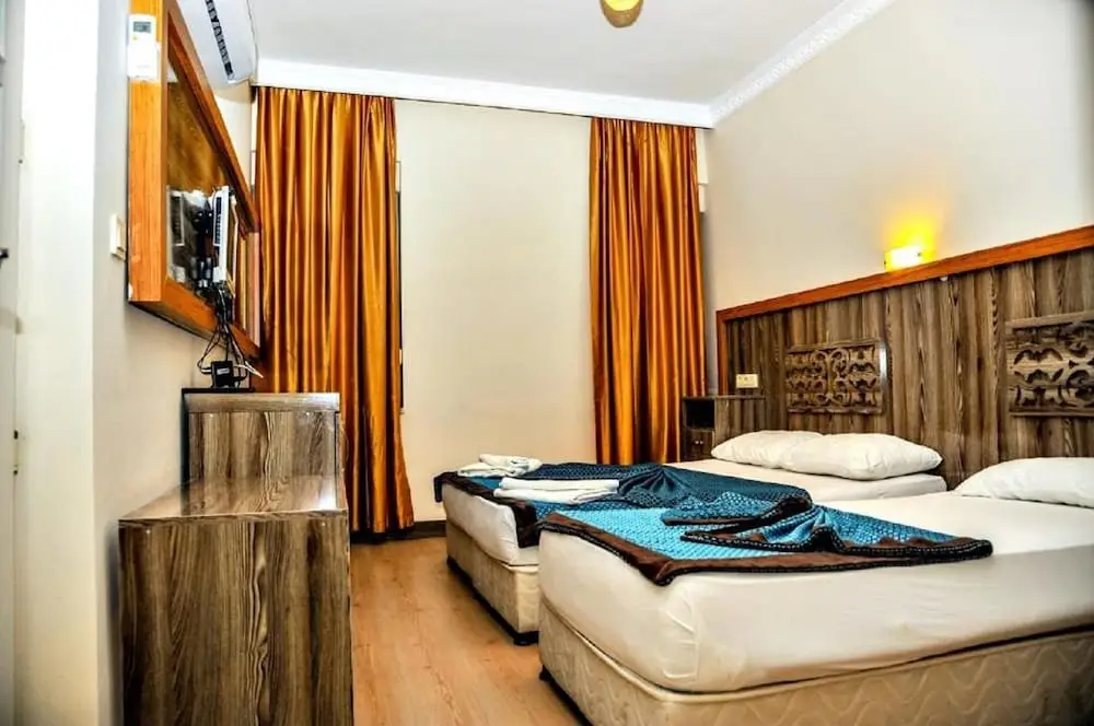 Манавгат: Beach Front Apartment Close to Centre of Side With all you Desire Sleeps up to 4