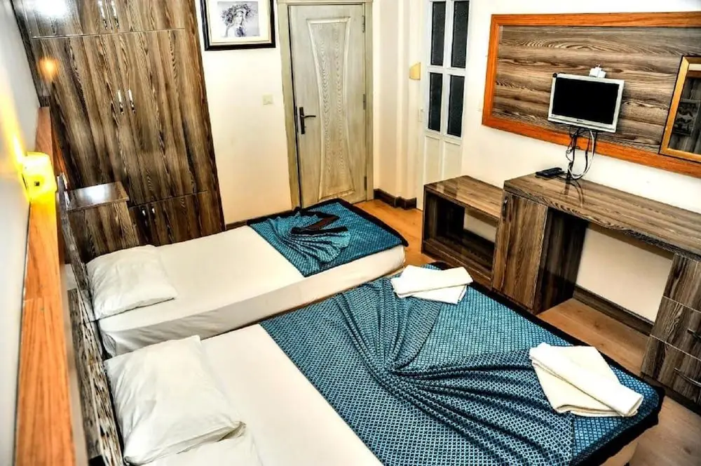 Манавгат: Beach Front Apartment Close to Centre of Side With all you Desire Sleeps up to 4